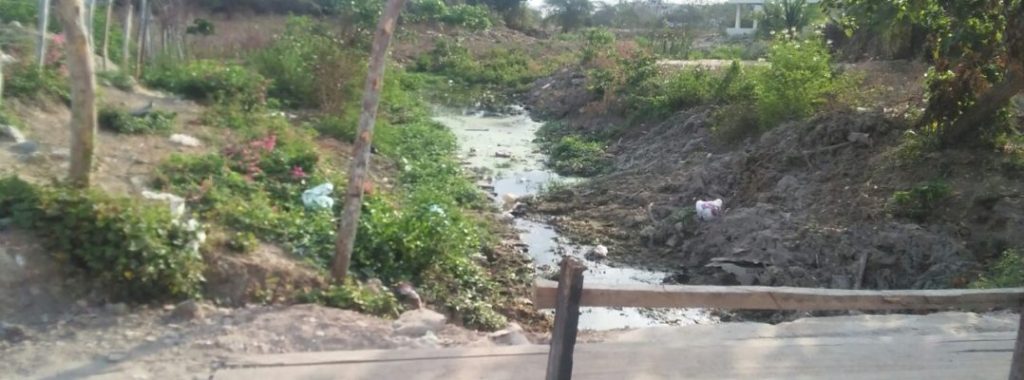 Vecinos de JUAN MINA piden celeridad en obras.